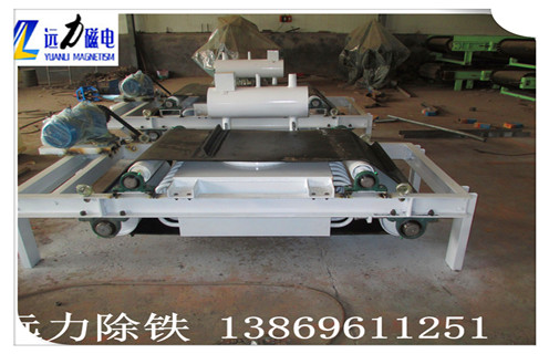油冷自卸式電磁除鐵器,使用廠家在選型時(shí)為什么會(huì)感覺(jué)很難？遠(yuǎn)力除鐵器廠家給您解惑