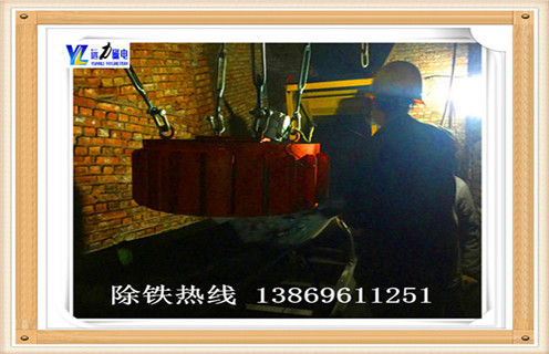 　　一.電磁除鐵器國家標(biāo)準(zhǔn)來區(qū)分  　　電磁除鐵器系列電磁除鐵器是機(jī)身和卸荷兩部分的機(jī)身,磁選機(jī)磁體設(shè)計(jì)合理,磁場強(qiáng)度高,磁導(dǎo)率深,適用于較厚層的場合鐵.它能有效防止灰塵和有害氣體腐蝕線圈,對環(huán)境和氣候具有很強(qiáng)的適應(yīng)性,在制造過程中采用特殊的密封工藝和真空干燥,使用壽命長.  　　二.電磁除鐵器功率  　　1.選用三相交流感應(yīng)電動(dòng)機(jī)的結(jié)構(gòu)型式和結(jié)構(gòu)簡單,成本低,維修方便,可直接連接到三相交流電網(wǎng),這種電磁除鐵器最先廣泛應(yīng)用于工業(yè),優(yōu)先. Y系列電機(jī)是一種通用型風(fēng)冷三相異步電動(dòng)機(jī),效率高,性能好,噪聲低,振動(dòng)小.適用于不易燃,非爆炸,無特殊要求.以上因素,在滿足磁場要求的前提下,選擇Y系列電機(jī).  　　2.確定功率1.工作機(jī)器所需功率Pw(kW)Pw = Fw×Vw /(1000ηw)Pw已指定為2kW,Vw也被指定為0.01m / s, ,知道ηw= 0.96,所以找到Fw = 192000N. H = 0.96 * 0.99 * 0.99 * 0.99 = 0.93η1是鏈條傳動(dòng)效率,η2η3是兩個(gè)滾動(dòng)軸承的傳動(dòng)效率,η4是聯(lián)軸器的傳動(dòng)效率.  　　3.所需的電機(jī)功率Pd(kW)根據(jù)下式,工作機(jī)所需的電機(jī)功率和變速箱裝置的總效率Pd = Pw /η= 2 / 0.93 = 2.15 kW 4.電機(jī)額定功率Pm按Pm ≥Pd = 2.15 kW選擇電機(jī)型號.  　　5.速度確定同步速度低,電機(jī)極數(shù)低,體積小,重量輕,價(jià)格高,但可使驅(qū)動(dòng)傳動(dòng)比和結(jié)構(gòu)尺寸減小,從而降低變速器制造成本.最常用的,市場上同步速度最大的是1500 r / min和1000 r / min的電機(jī),設(shè)計(jì)優(yōu)先.因此,從表17-7中選擇Y112M-6電機(jī),同步轉(zhuǎn)速1000 r / min,6極,額定功率2.2 kW,滿負(fù)載轉(zhuǎn)速940(r / min),額定轉(zhuǎn)矩2.0,質(zhì)量45kg.